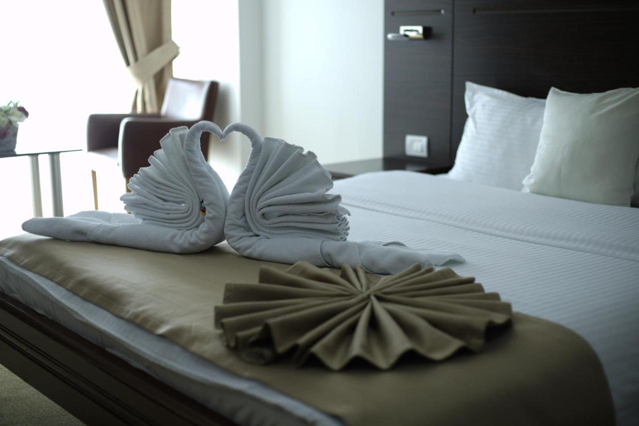 Arabella Hotel Kičevo Екстериор снимка