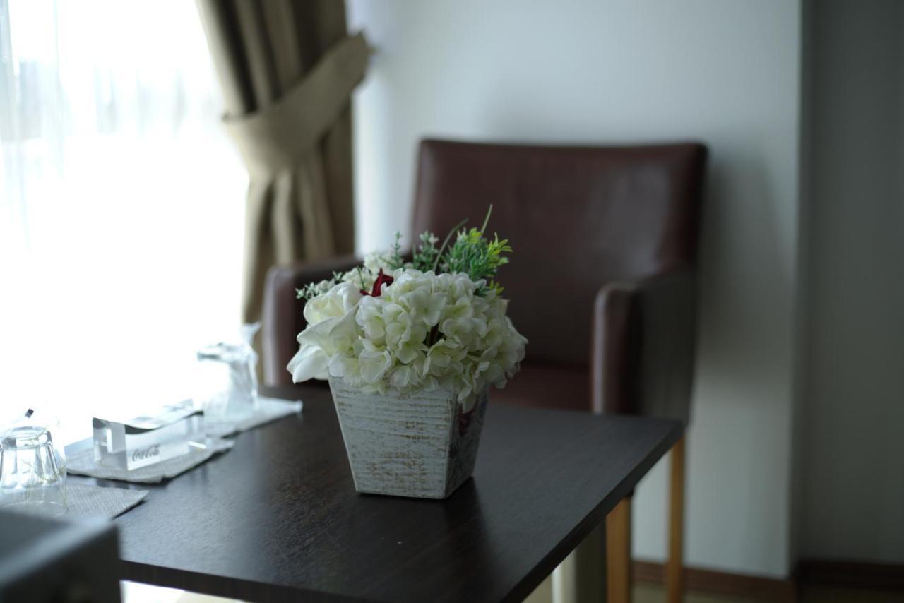 Arabella Hotel Kičevo Екстериор снимка