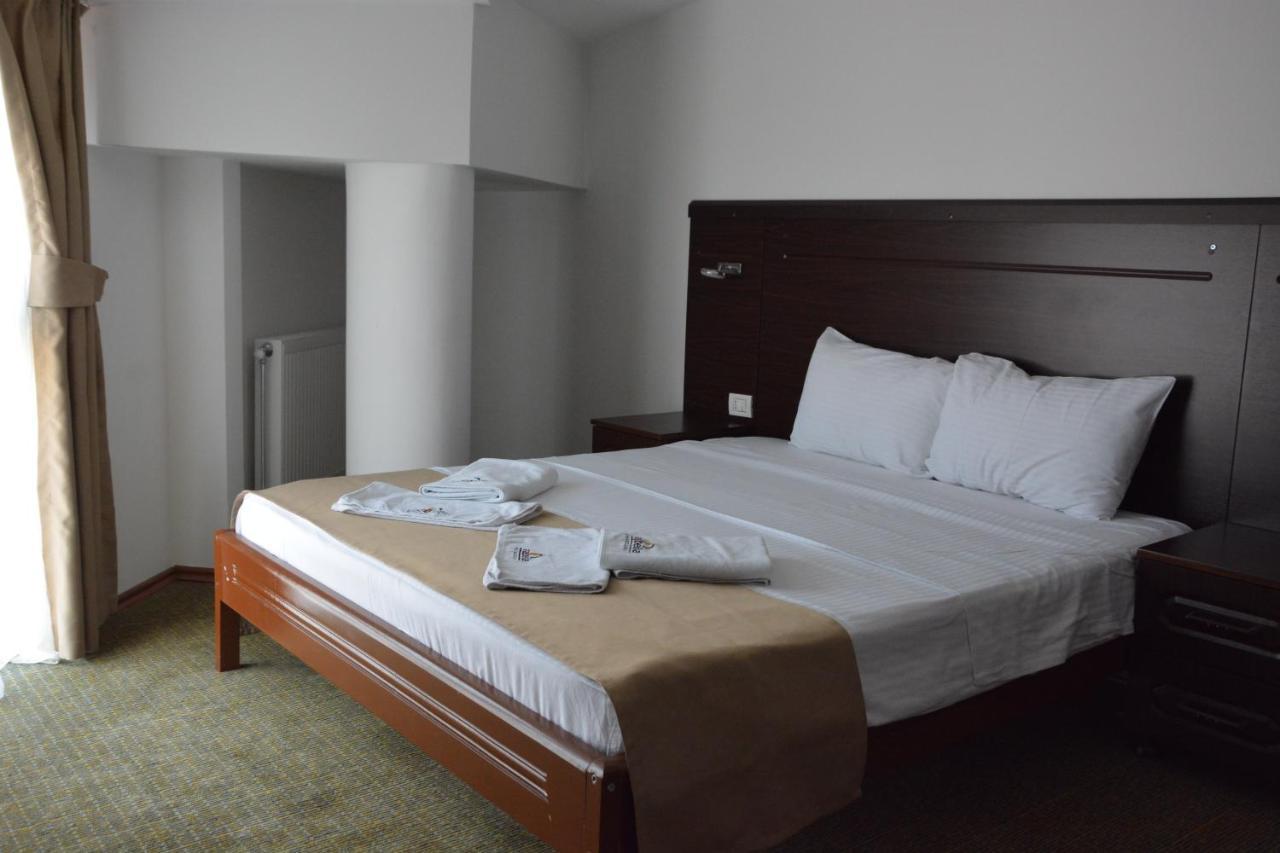 Arabella Hotel Kičevo Екстериор снимка