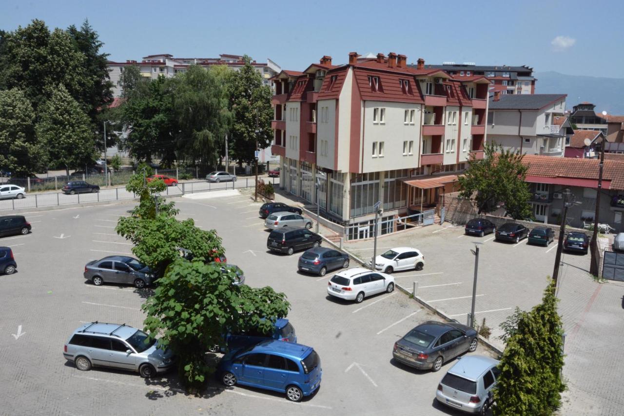 Arabella Hotel Kičevo Екстериор снимка