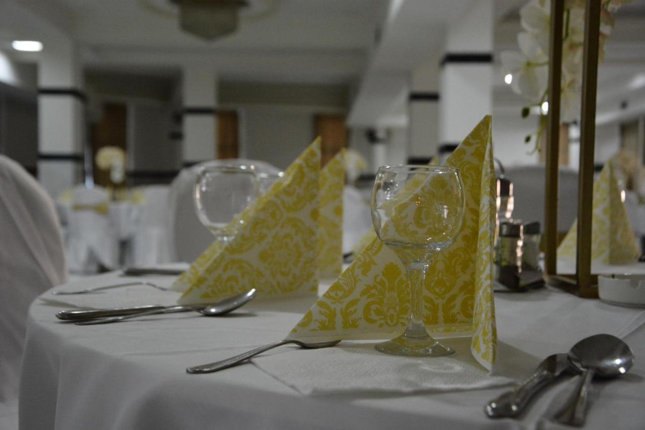Arabella Hotel Kičevo Екстериор снимка