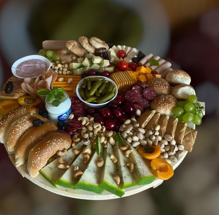Arabella Hotel Kičevo Екстериор снимка
