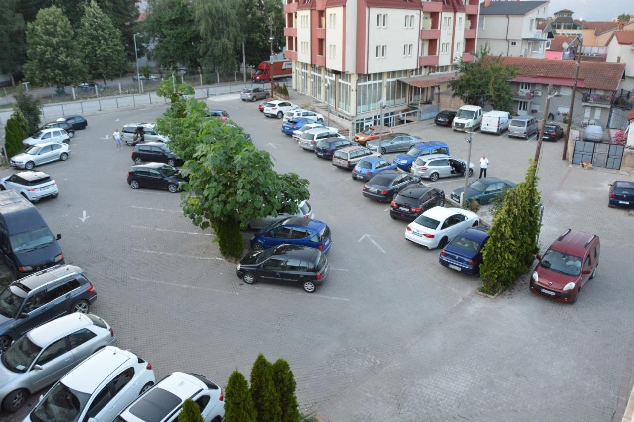 Arabella Hotel Kičevo Екстериор снимка