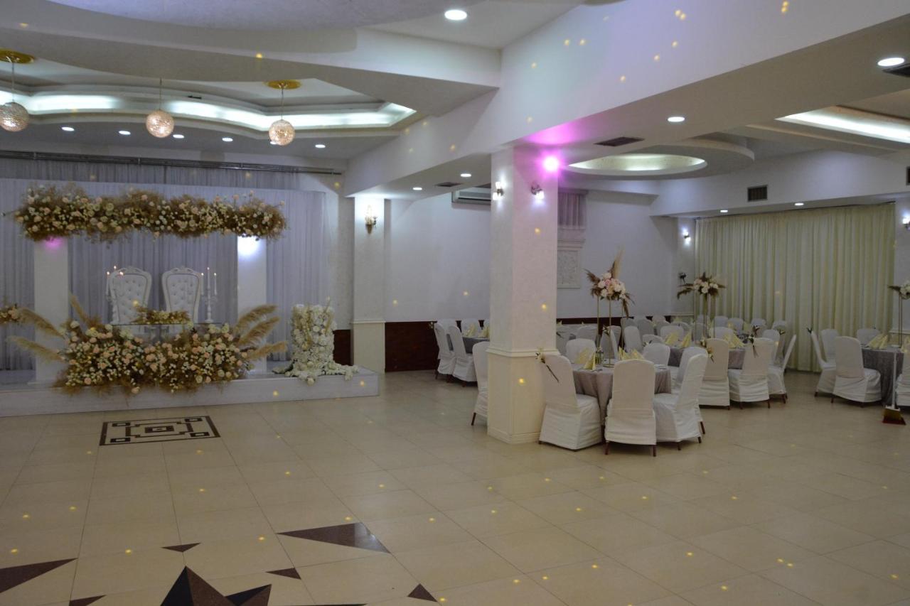 Arabella Hotel Kičevo Екстериор снимка