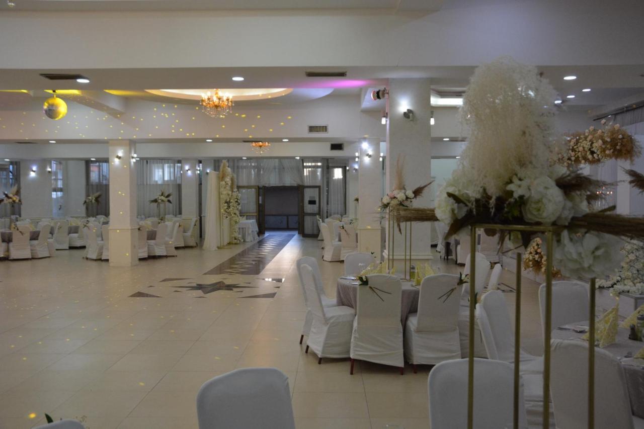 Arabella Hotel Kičevo Екстериор снимка