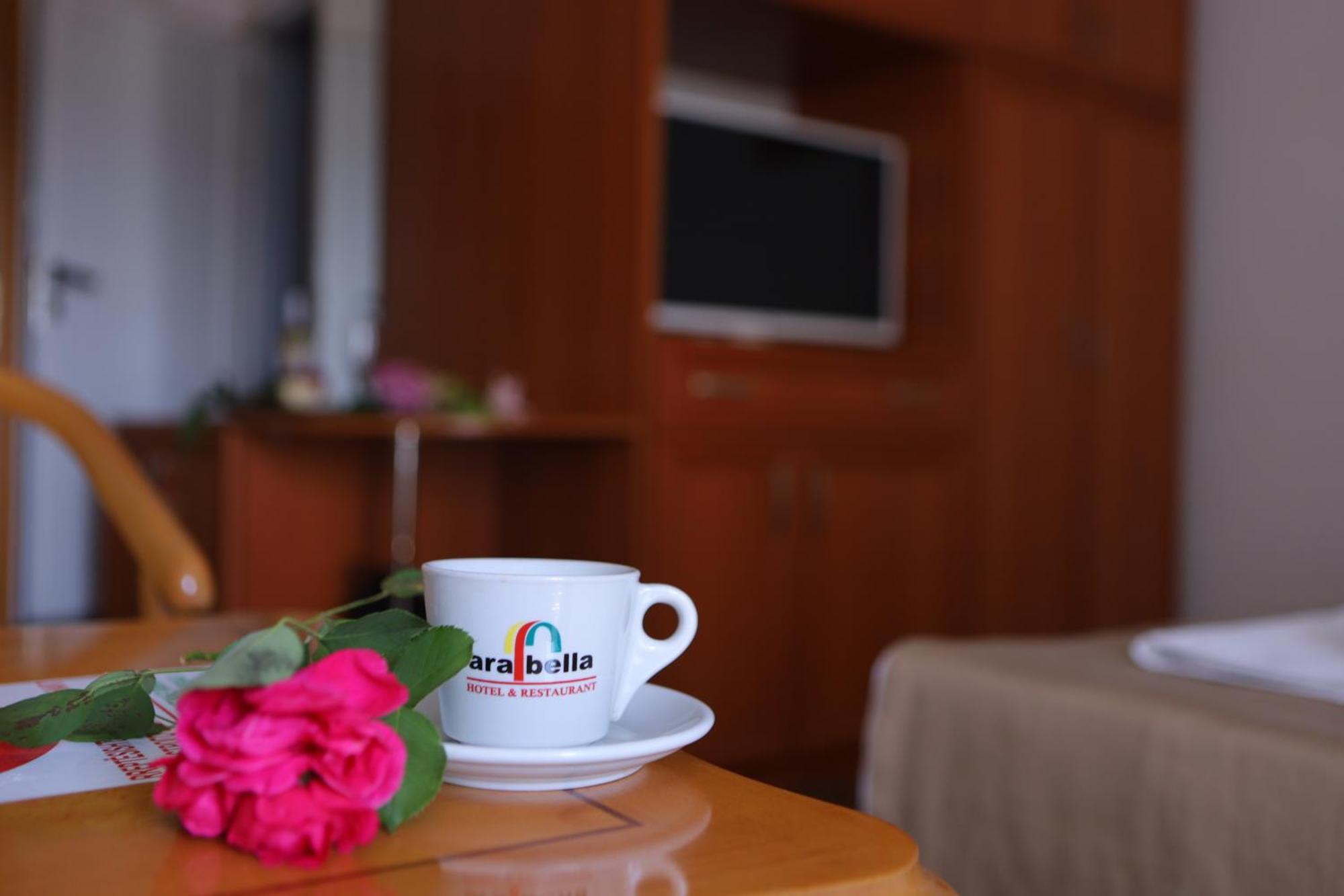 Arabella Hotel Kičevo Екстериор снимка