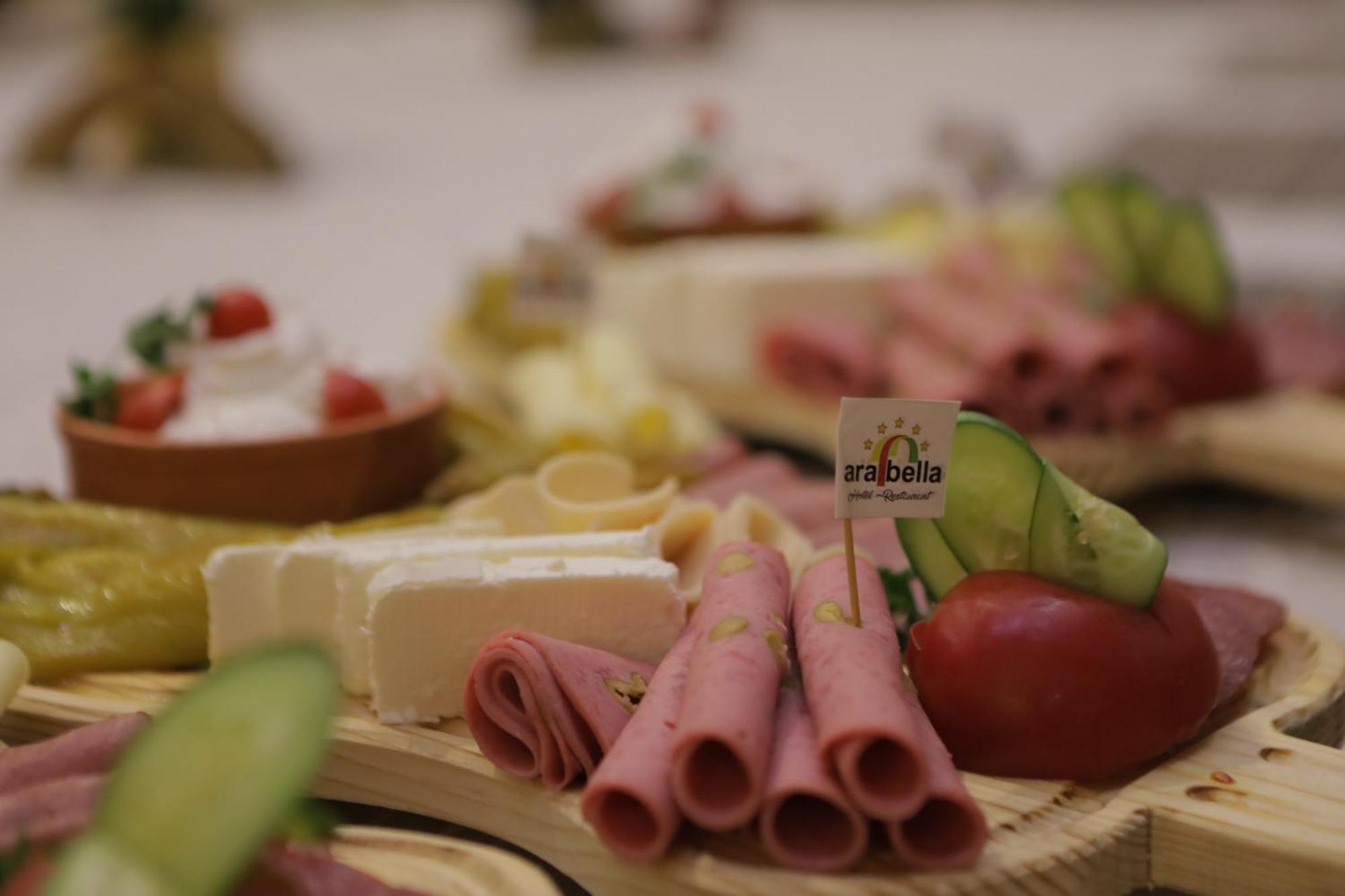 Arabella Hotel Kičevo Екстериор снимка