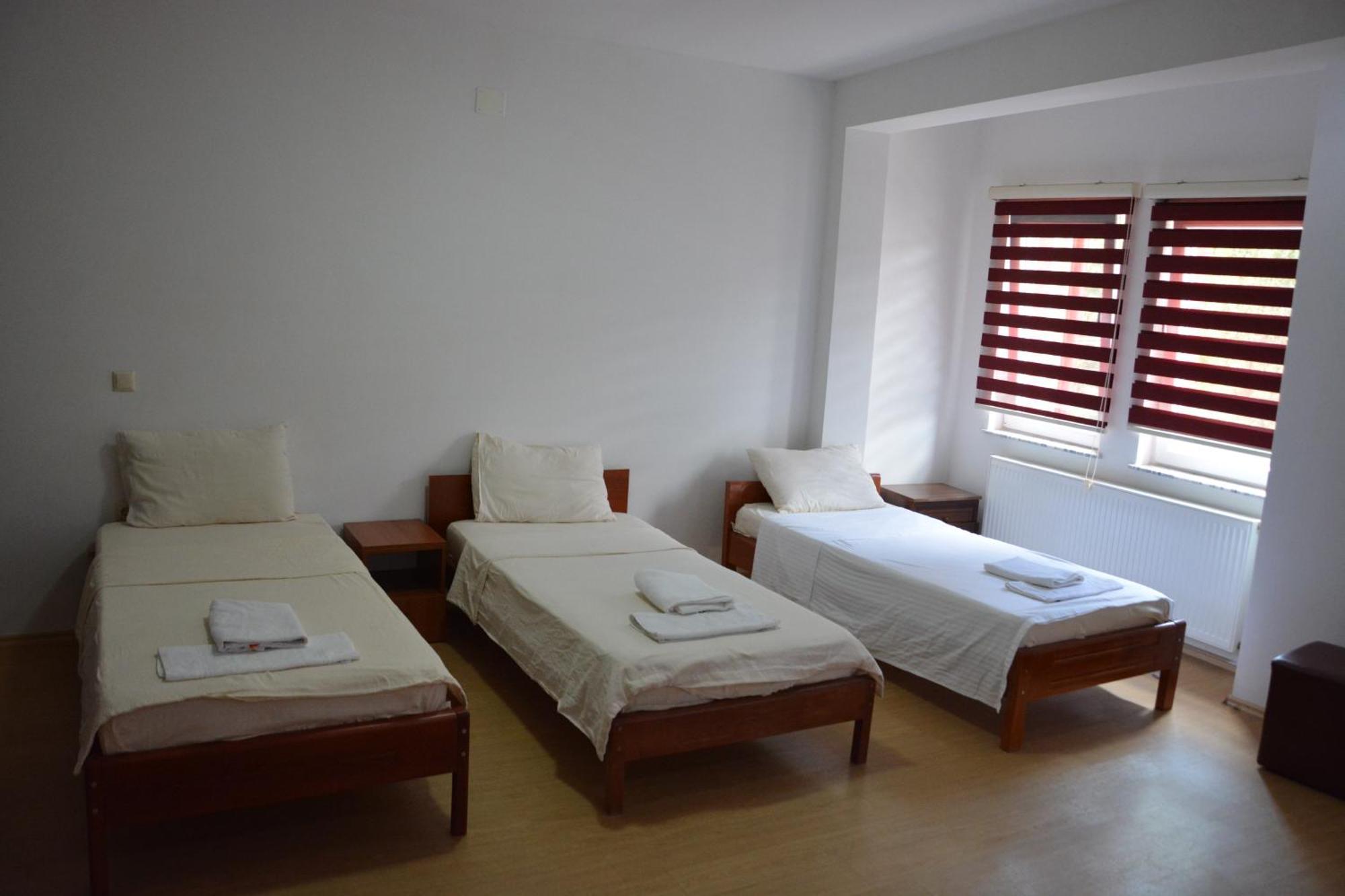 Arabella Hotel Kičevo Екстериор снимка