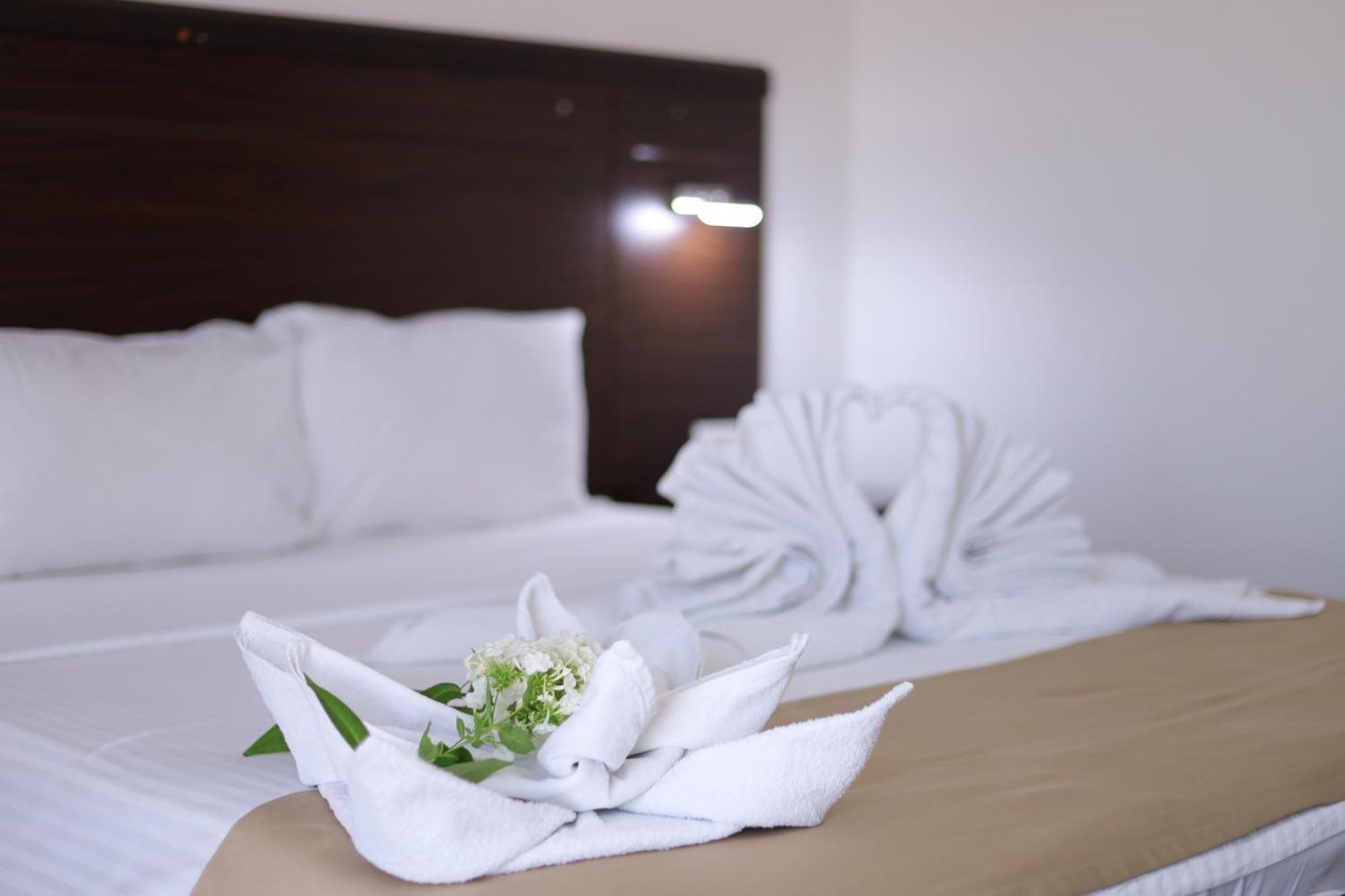Arabella Hotel Kičevo Екстериор снимка
