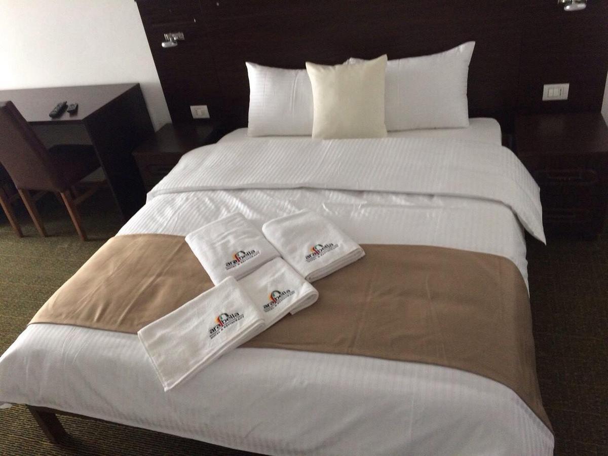 Arabella Hotel Kičevo Екстериор снимка